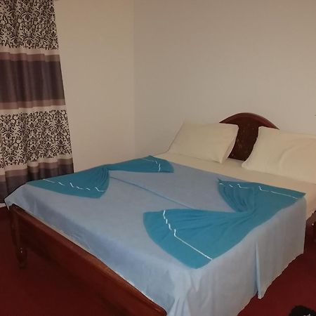 Mango Terrace Hotel Тисамахарама Екстериор снимка