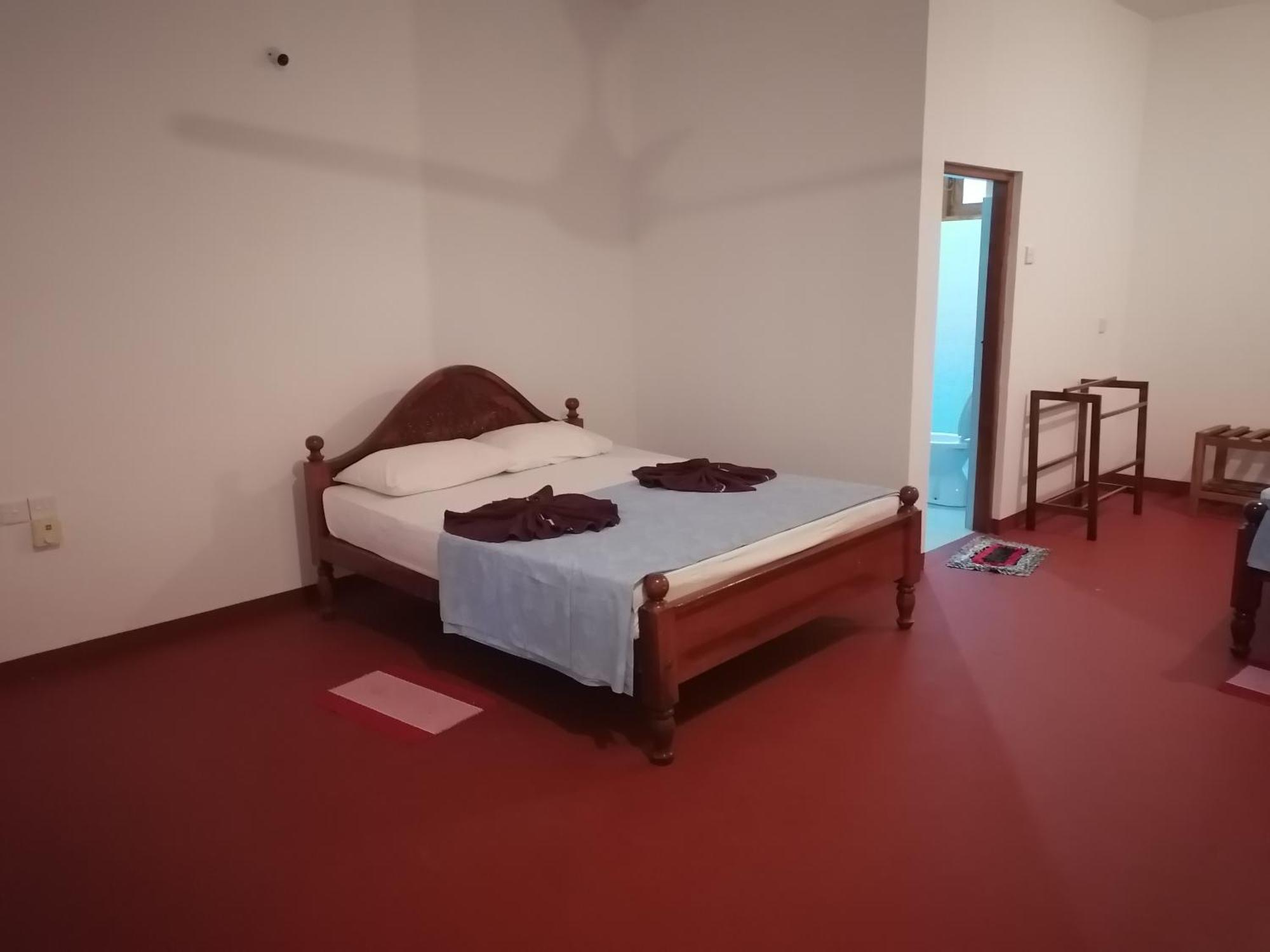 Mango Terrace Hotel Тисамахарама Екстериор снимка
